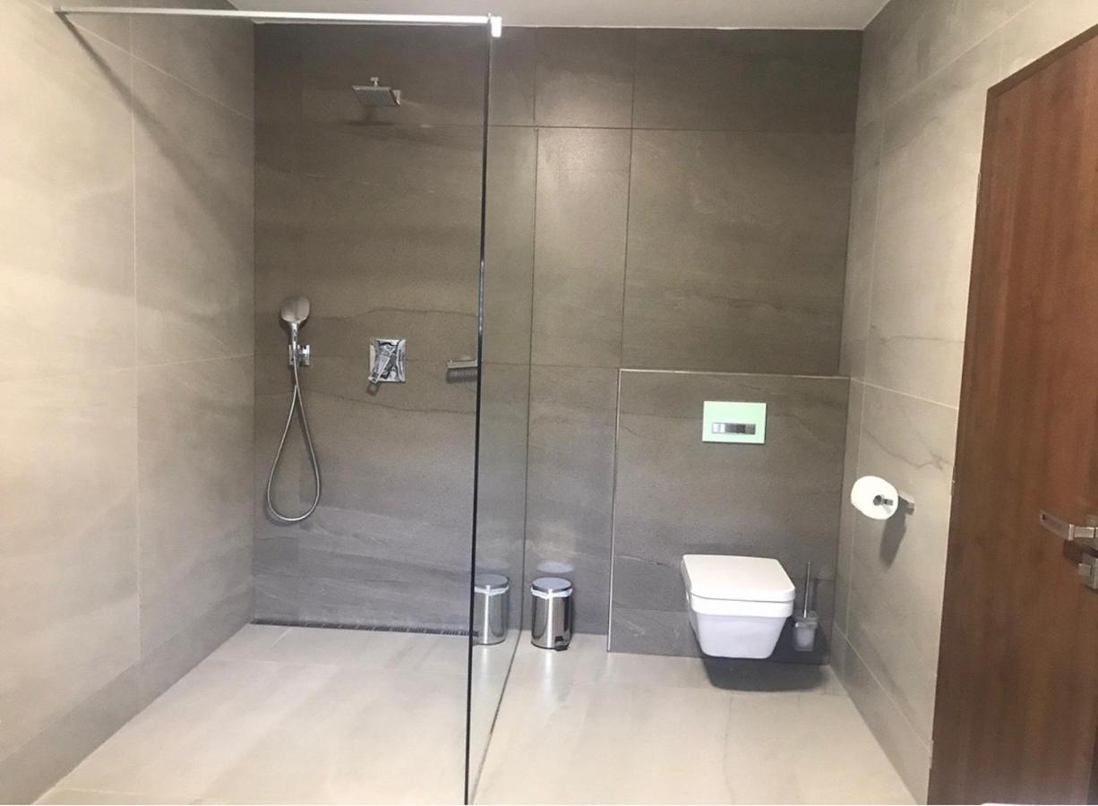 奥洛穆茨 乌克拉斯库餐馆旅馆酒店 外观 照片